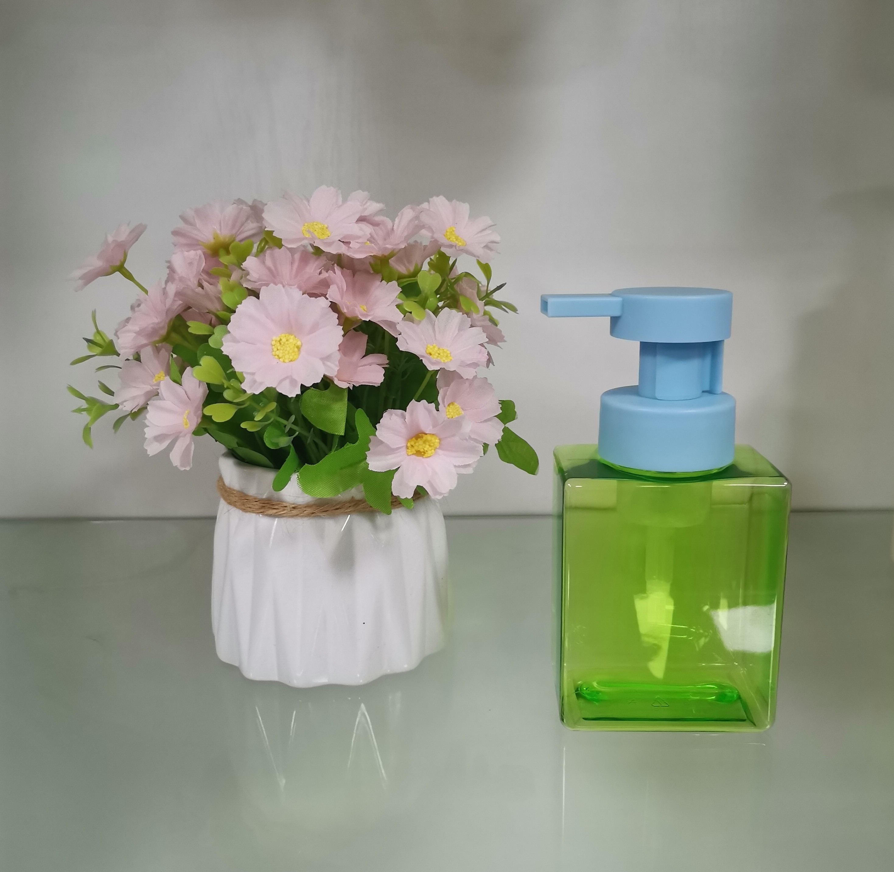 Foam Dispensing Pump Lock Way Clip Transparent Housing 43/400 ，40/410 Foam Dispenser Pump