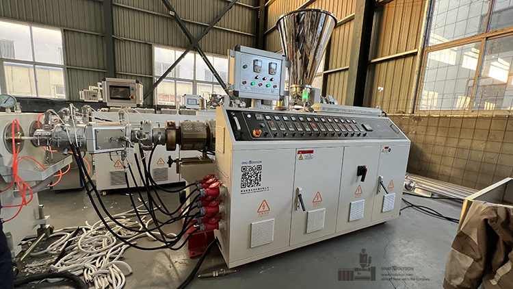 380V 50HZ CPVC Pipe Making Machine PVC Electric Conduit Pipe Machine 42 Rpm