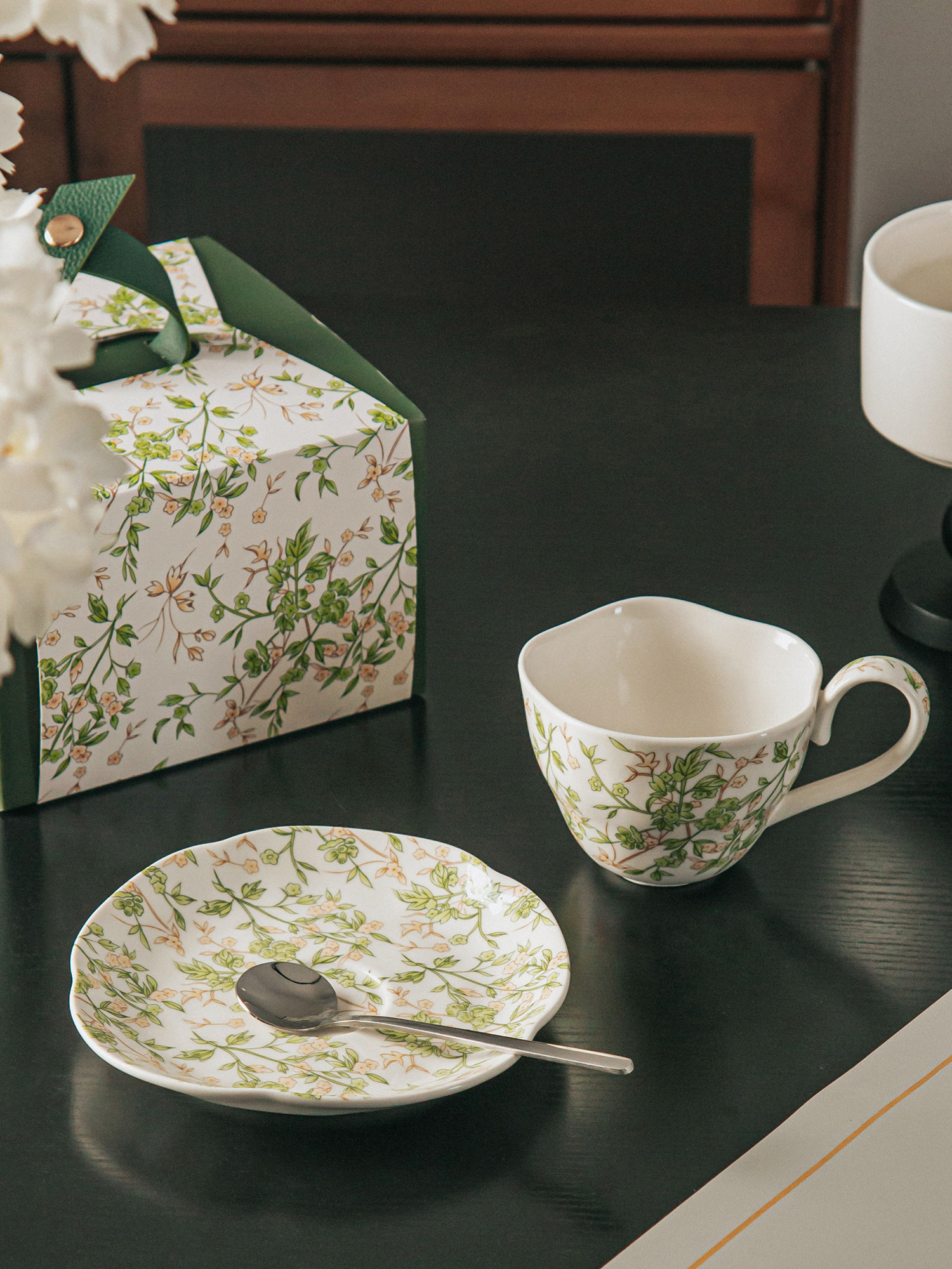 Elegant Porcelain Espresso Cup And Saucer Set Ceramic Mug And Saucer Sustainable 150ml 750ml