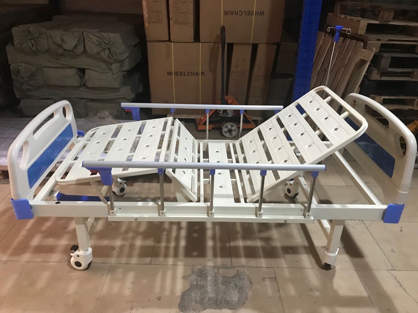 Aluminum Alloy Guardrails 2 Function Manual Crank Medical Hospital Bed