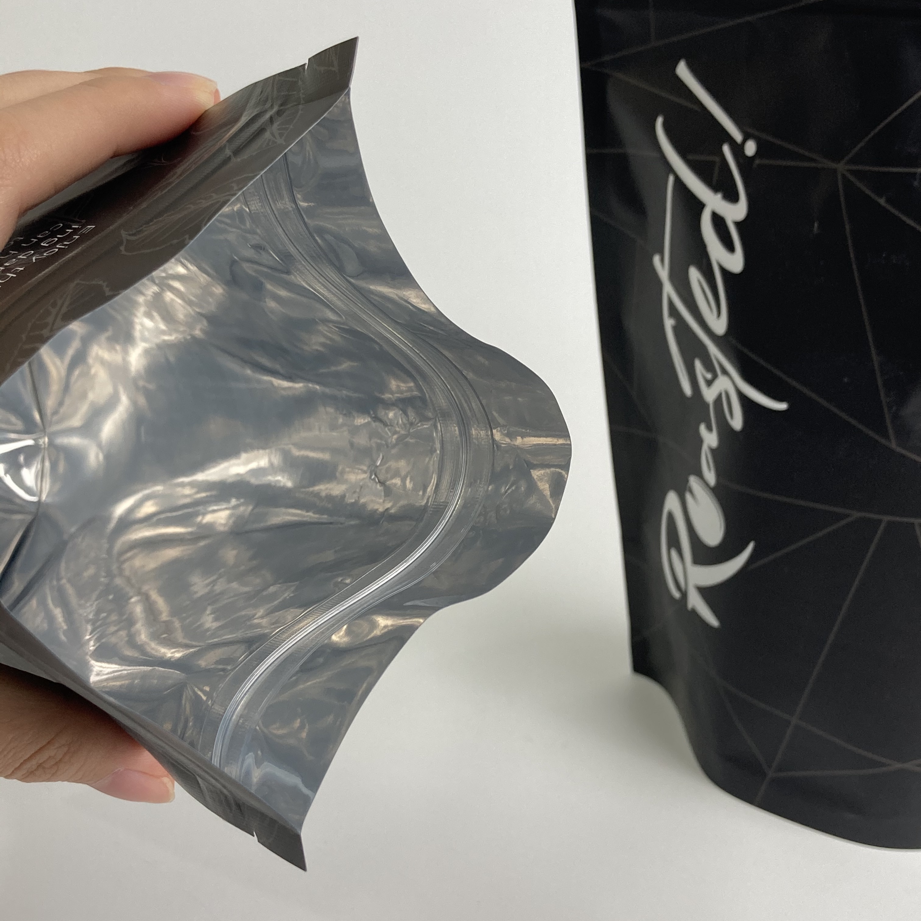 Custom Printed Stand Up Zipper Bags Matt Finish Resealable Plastic Tea Bags with Aluminum Foil Food Packaging Bags
