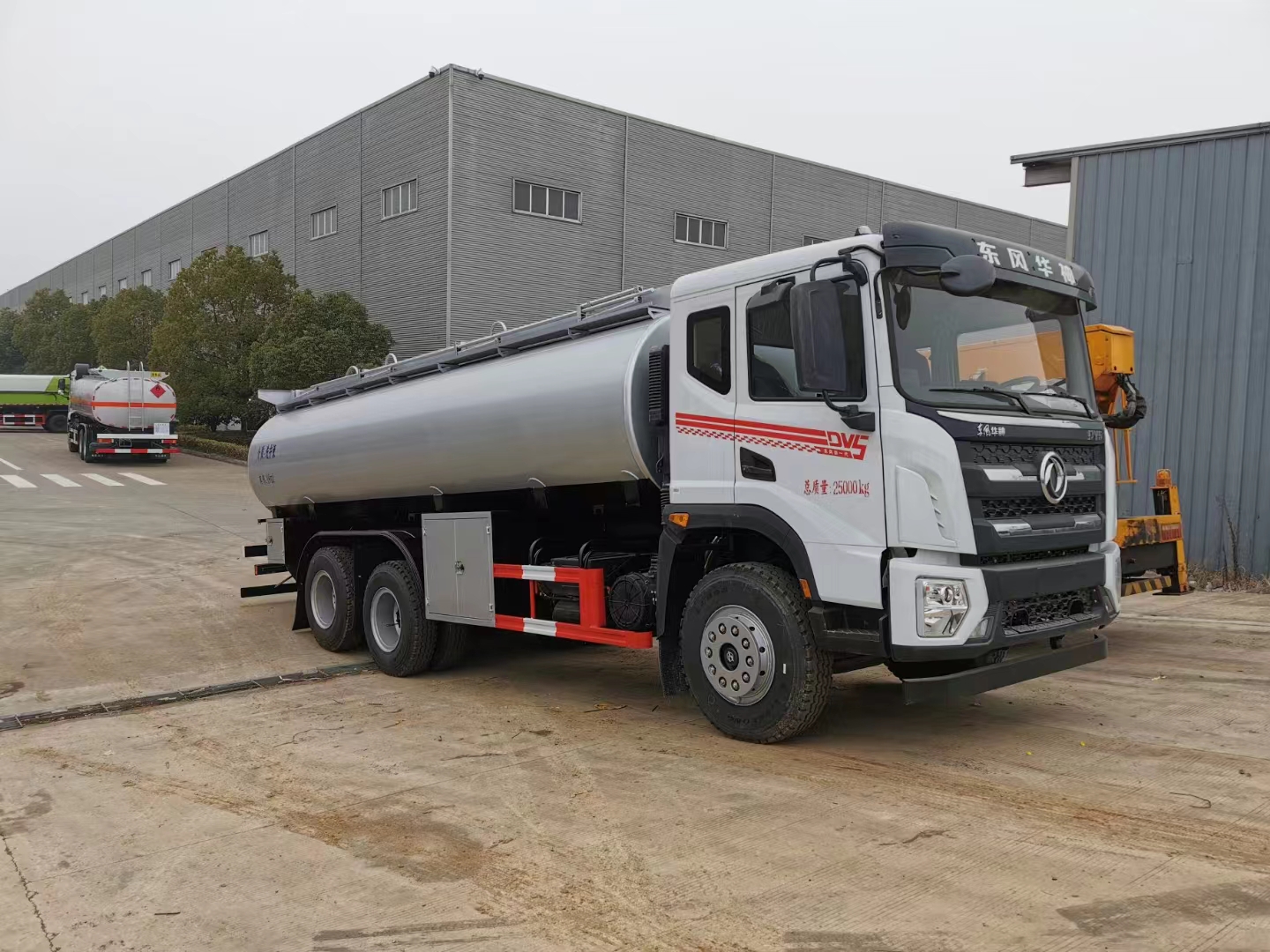 LHD/RHD 20000 Liter Milk Tanker Truck for Fresh Milk Transportation