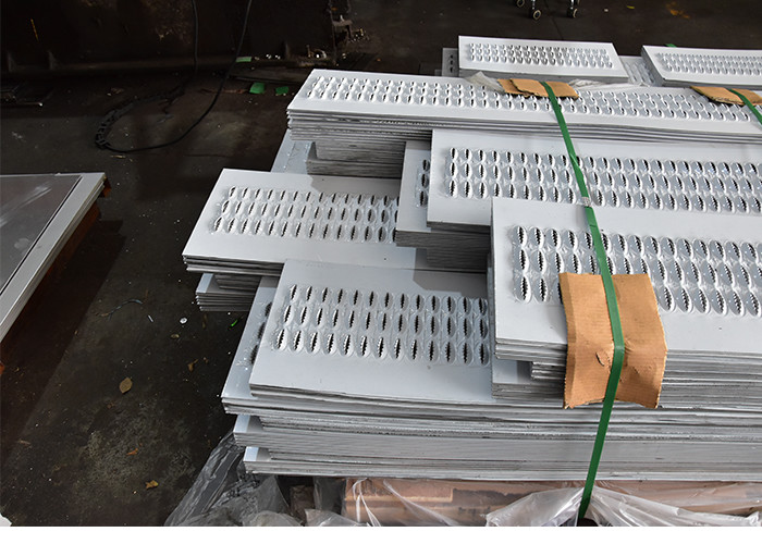 850mm Width Checker Plate Sheet Serrated Steel Grating Stair Tread