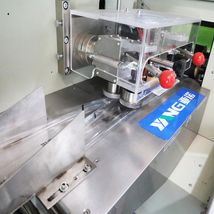 YANUO 220V 3 Layer Non Woven Face Mask Machine 260Pcs/min