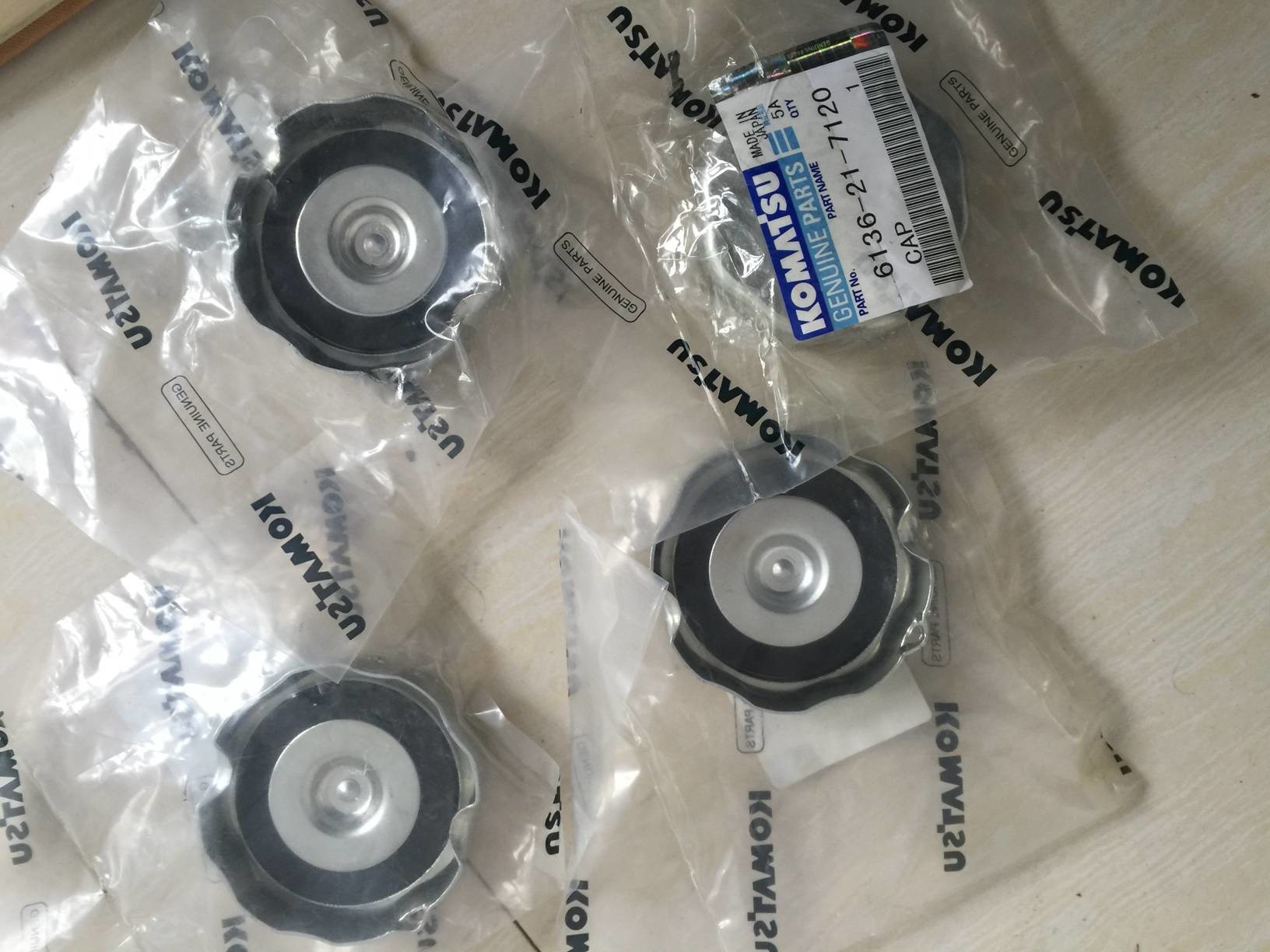 6136-21-7120 23S-03-11150 CAP ASSY komatsu WA320 W380 WA420 WA450 WA470 CAP ASSY