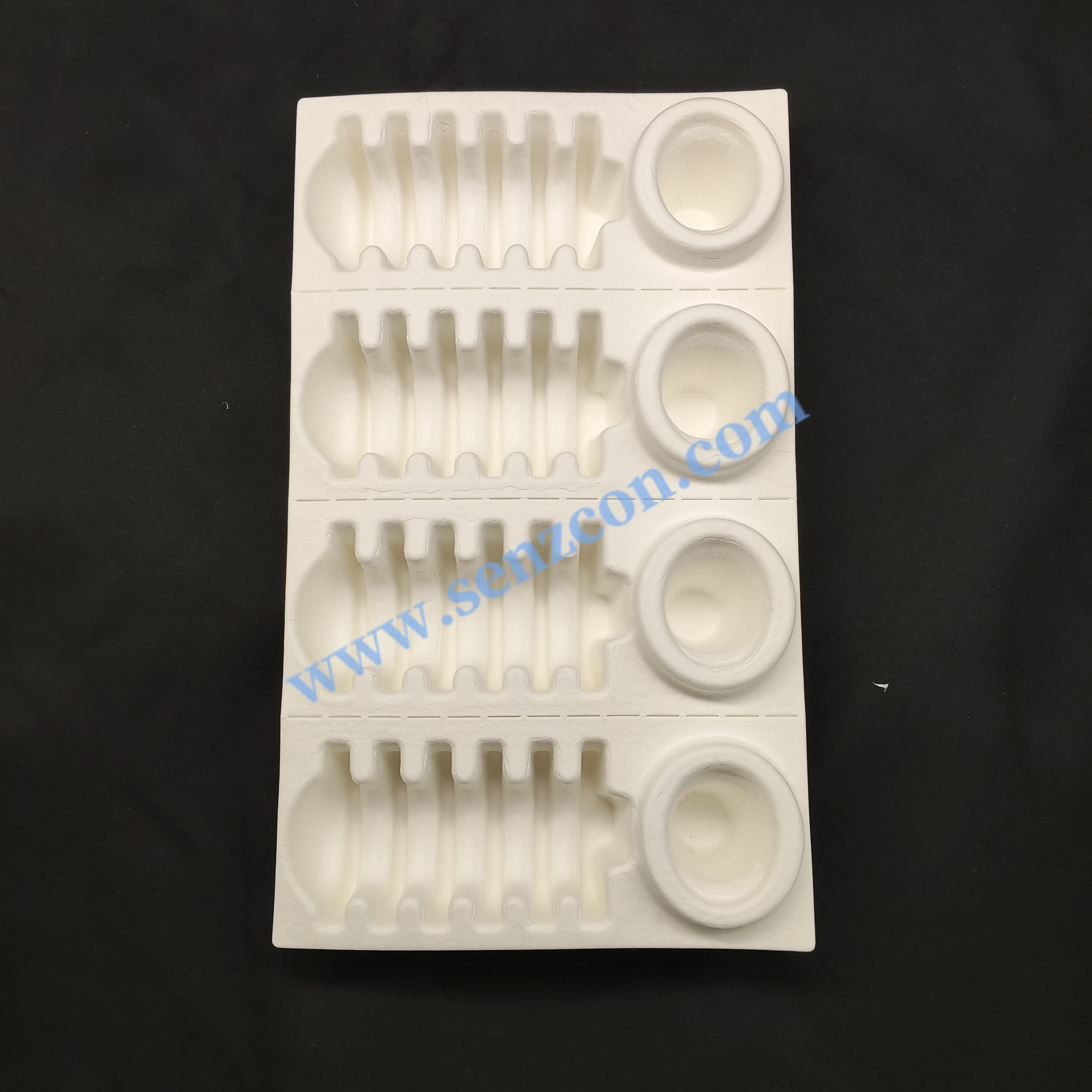 4-in-1 cosmetic eco-friendly paper pulp molded base. It is biodegradable, made of white high-quality dry-pressed sugarcane pulp through molding.