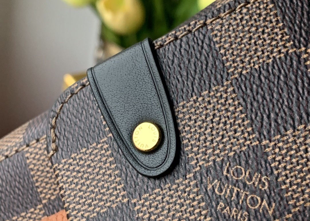M40108 M40109 M401130 M40312 Damier Ebene Carvas And Soft Cowhide With Unique Design Chain Cross-Body Bag