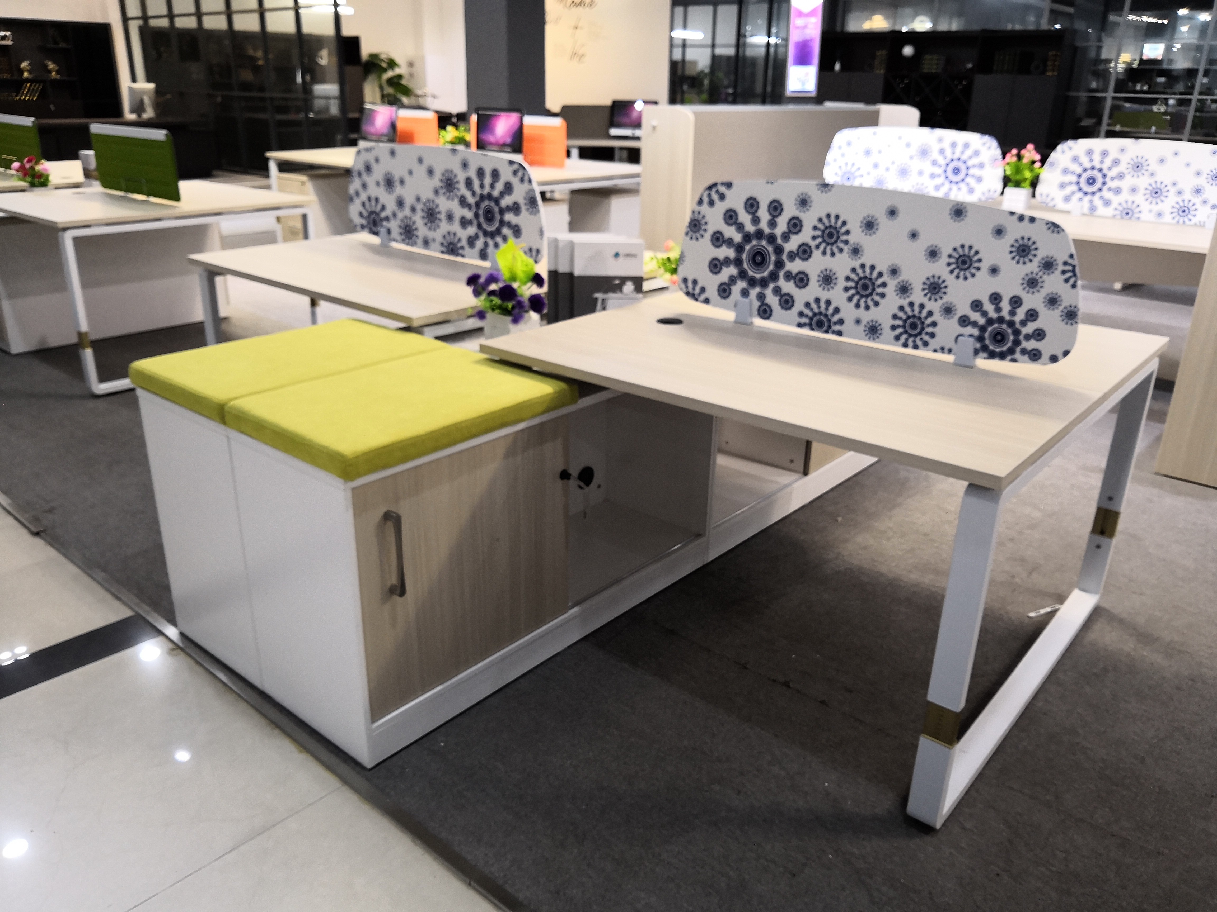 Steel Legs Opening Office Partition Workstation Light Oak Color With Mobile Cabinet