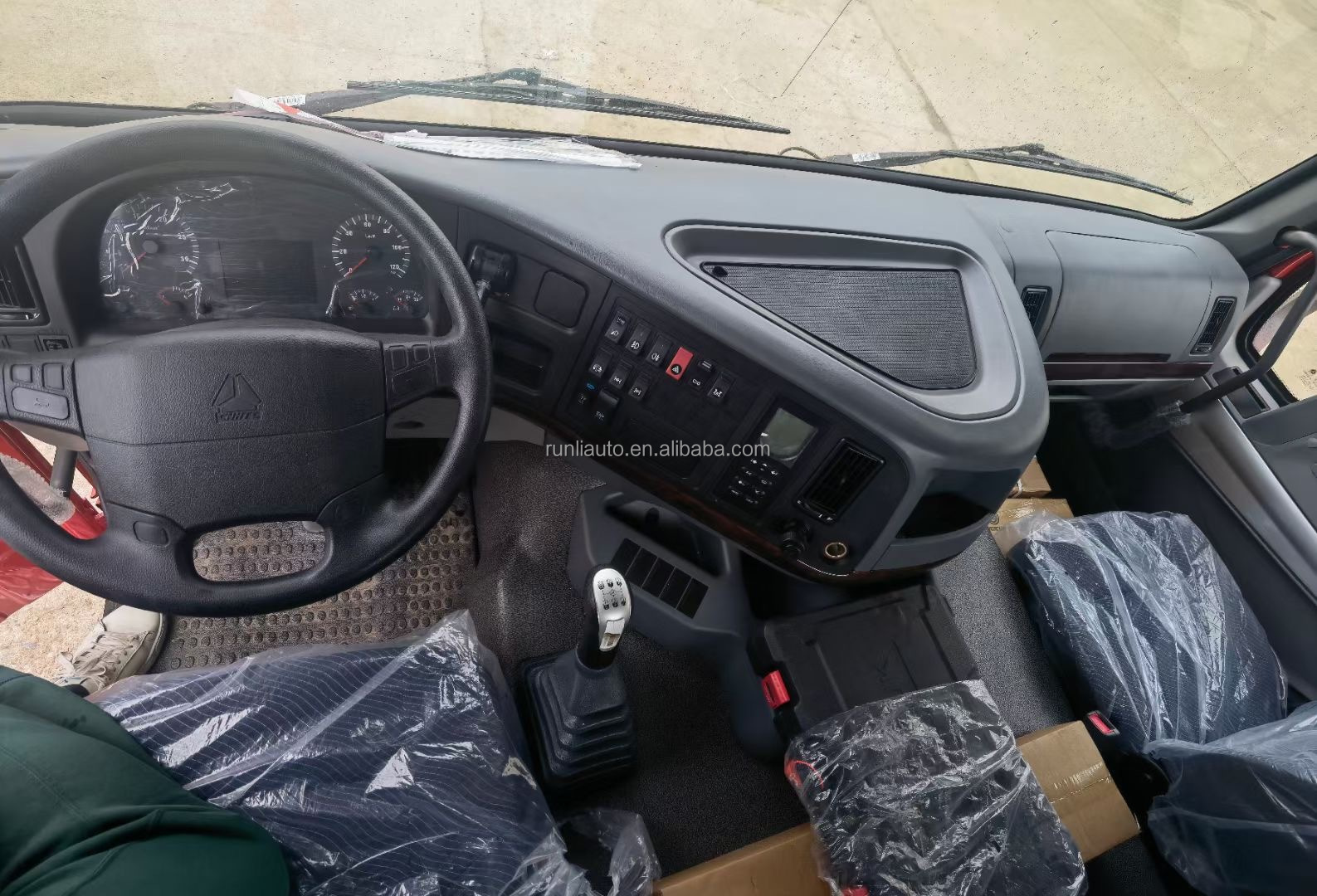 Sinotruk Howo 6x4 Cargo Truck 15Ton Cargo Truck 15Ton Carrier Truck