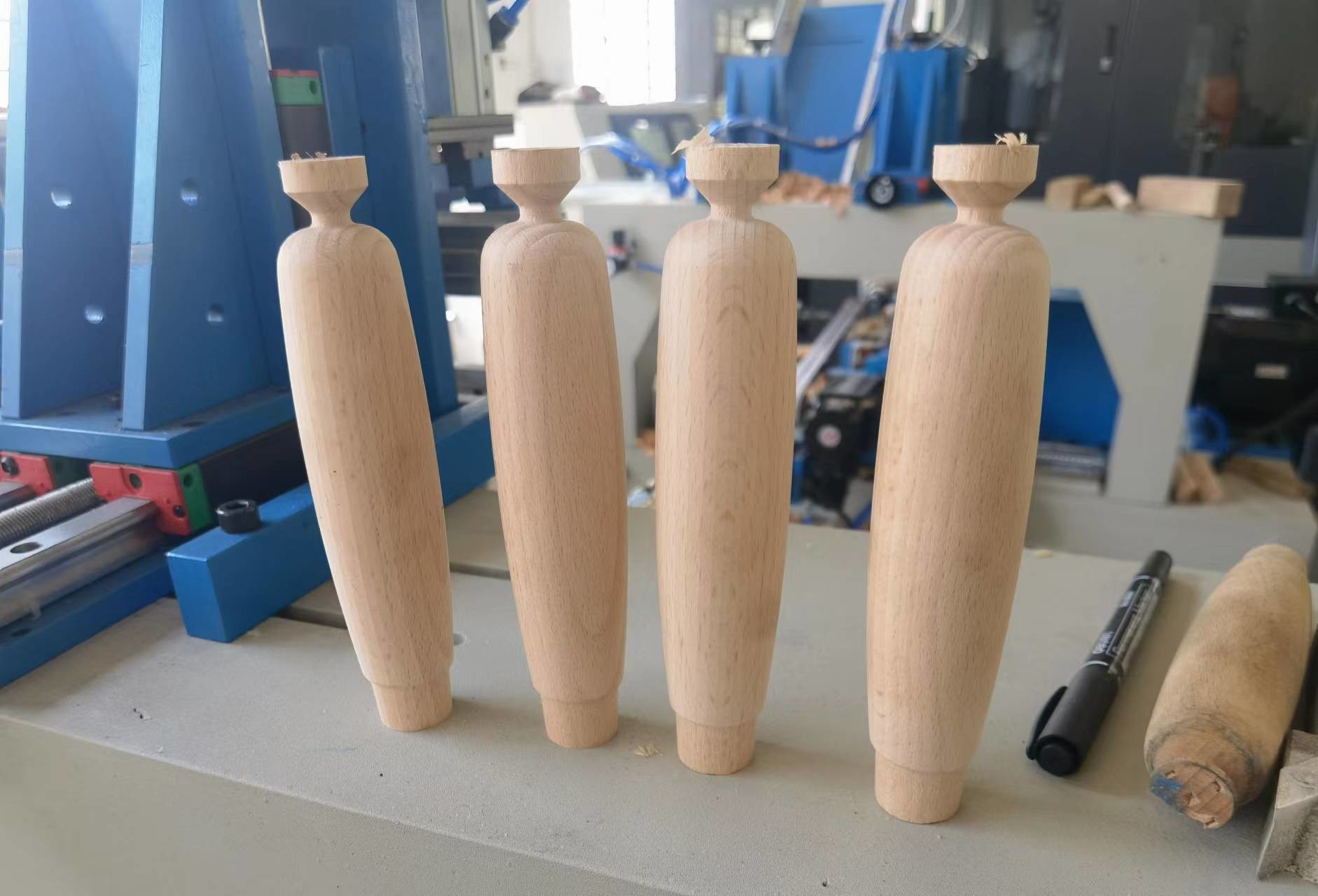 Wooden handle making machine automatic feeding CNC wood turning lathe for pan handle hammer handle paint handle