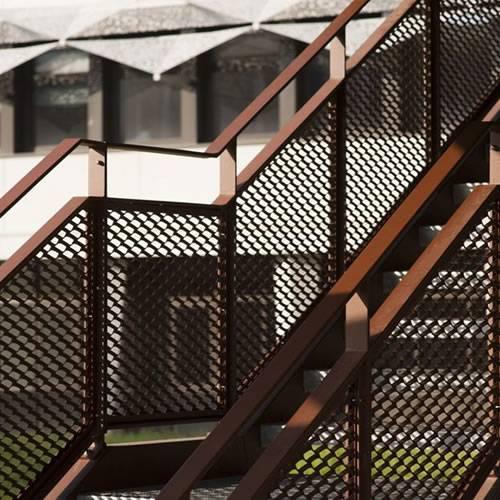 High Strength Galvanized Expanded Metal Mesh Panels Perforated Steel Diamond Mesh Sheets For Protection