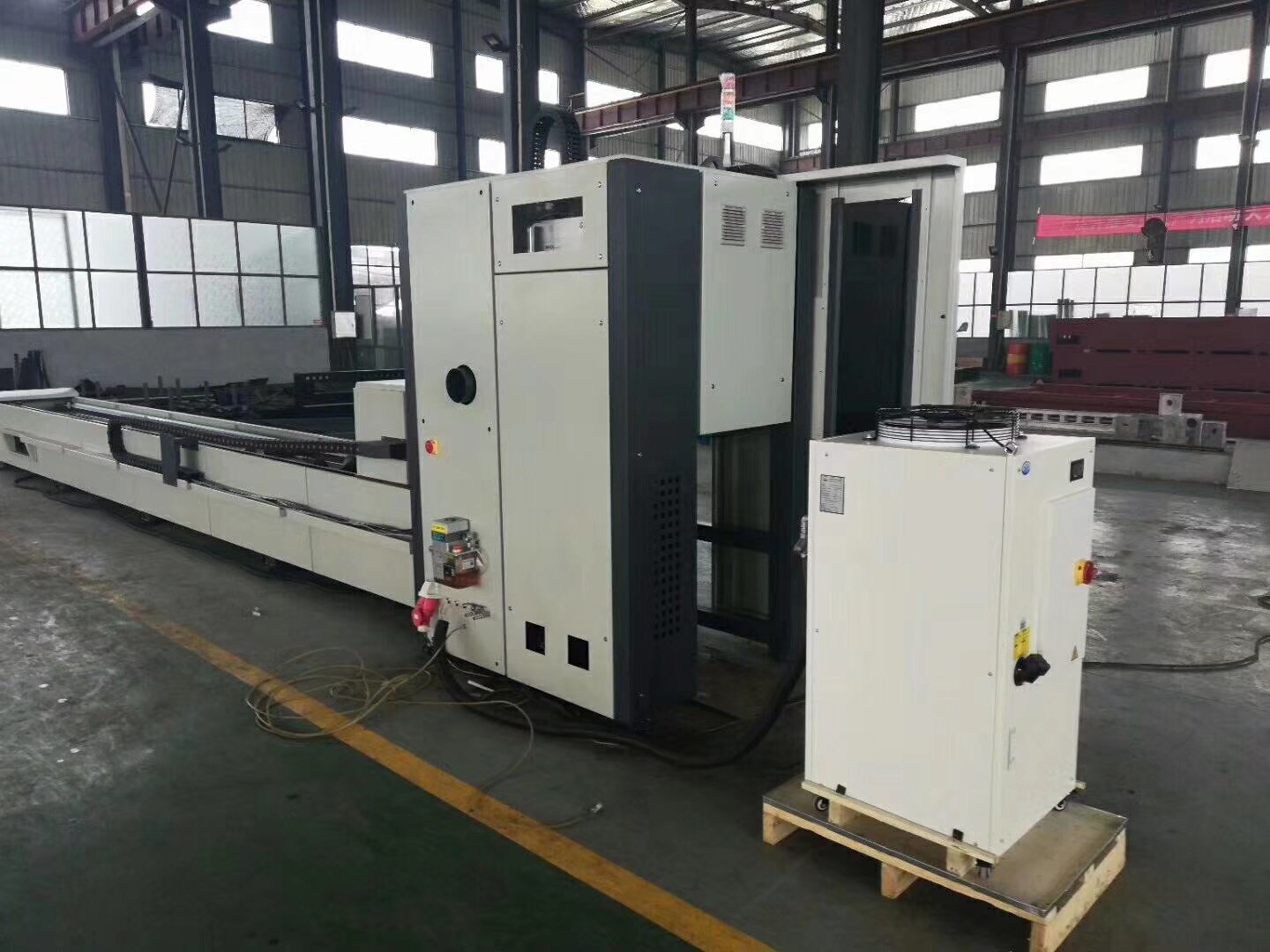 Sheet And Tube Metal Fiber Laser Cutting Machine with 3000x1500mm for 1500W