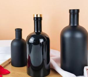 China Clear Glass Gin Vodka Bottle with Cork 50ml 100ml 200ml 375ml 500ml 750ml 1000ml Custom wholesale