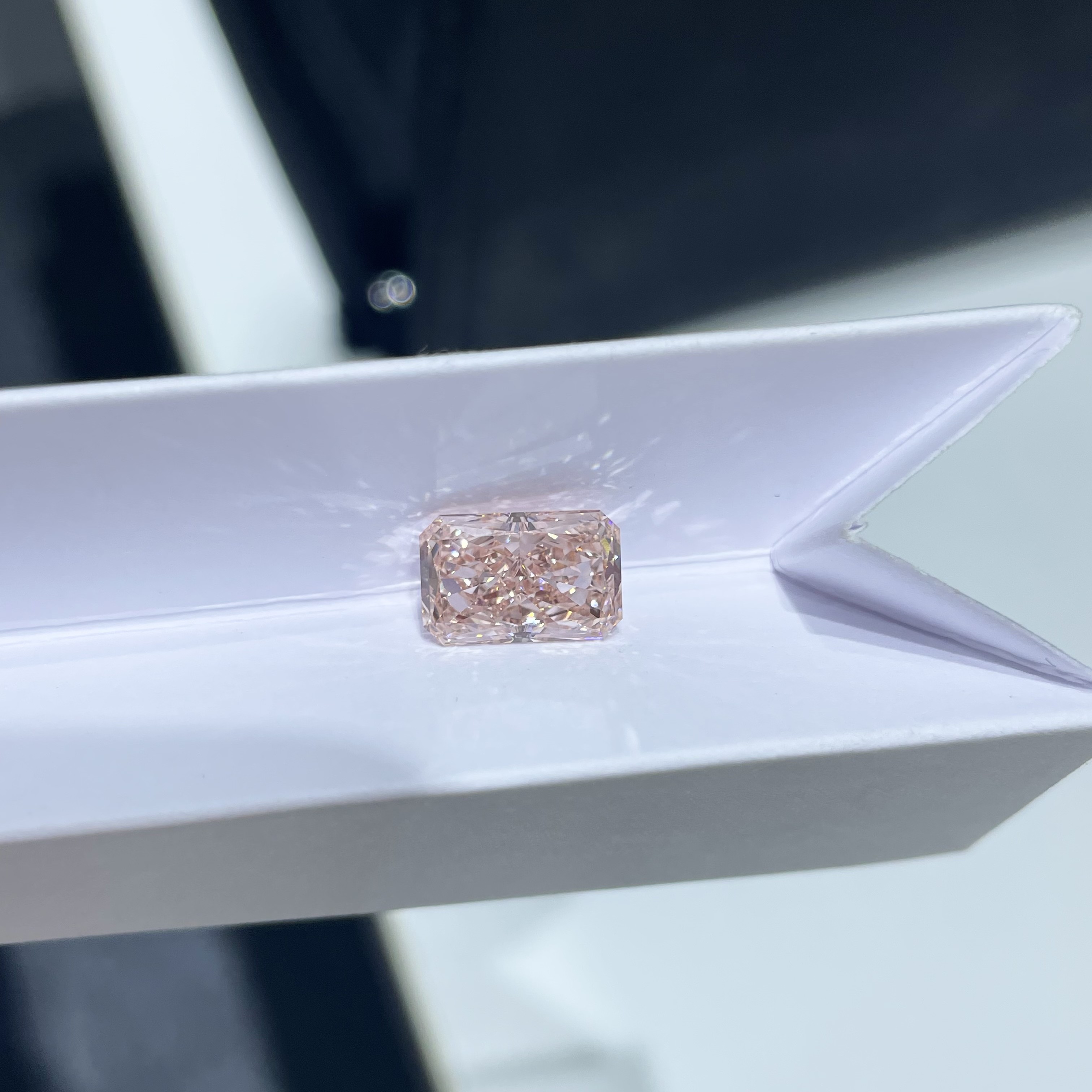 Synthetic CVD Lab Grown Cherry Pink Diamonds 2.3ct-2.99ct Radiant Cut