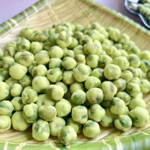 China Spicy Salted Fried Peanuts Chili Powder Garlic Green Peas OEM wholesale