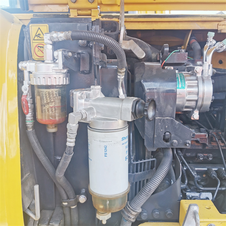 Used Komatsu PC 70 8 Excavator in Japan with 0.3 m3 Bucket Capacity and Good Health