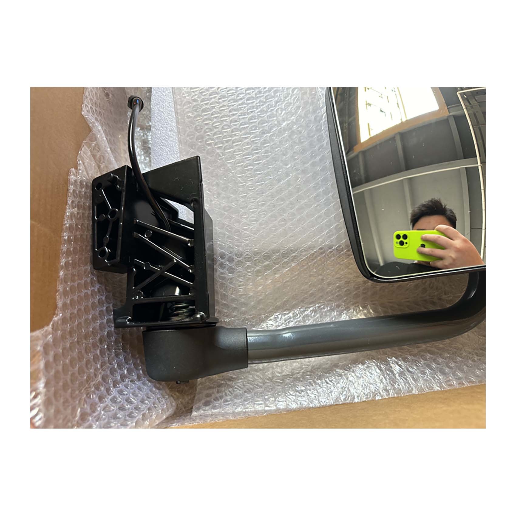90cm * 44cm * 18cm 84214240 Right Rear View Mirror for Heavy Truck VO