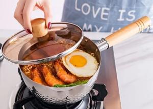 China 20/22cm Stainless Steel Cookware Sets 304 Stainless Steel Saucepan With Glass Lid wholesale