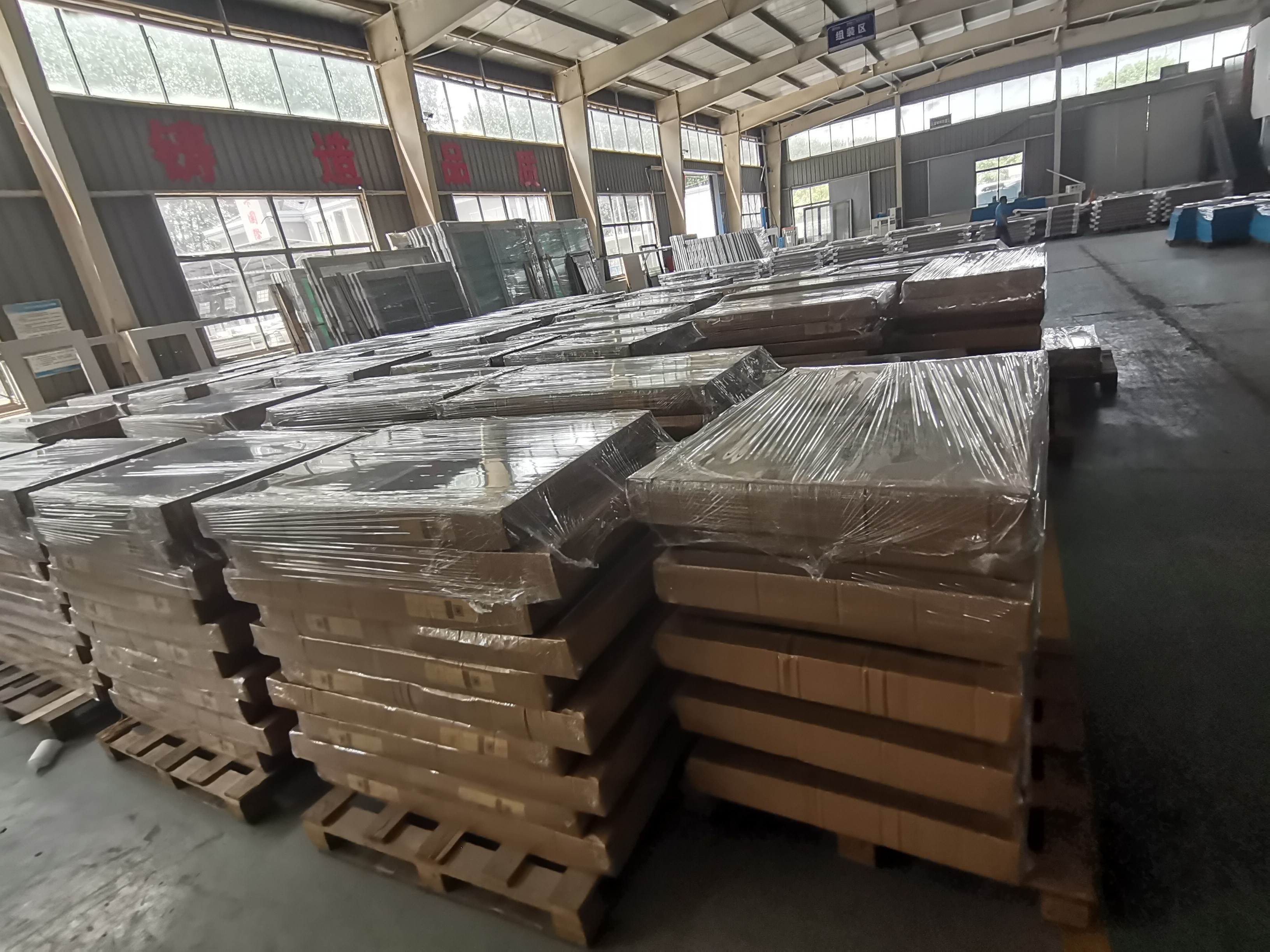 Aluminum UPVC Plantation Shutter Louvers Window Blind Shades