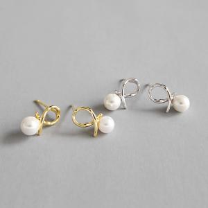 China 925 Sterling Silver Shell Pearl Stud Earrings Knotted Shape For Student wholesale
