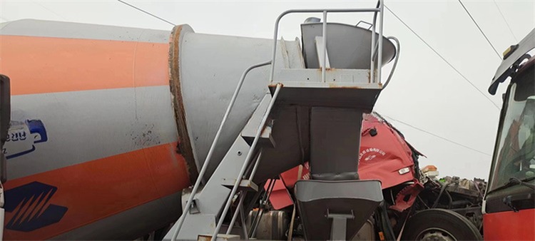 7M³/H Productivity Used HOWO Concrete Mixer Truck 6*4 371HP 375HP in Good Condition