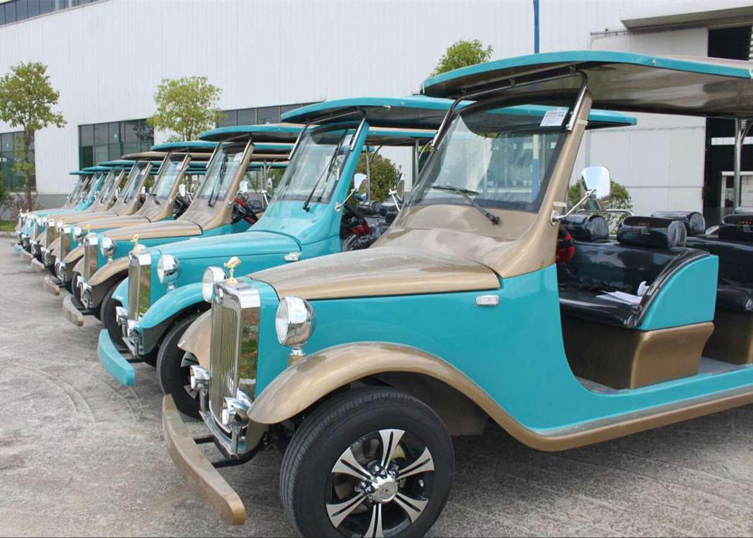 4 Seater Battery Powered Classic Car Golf Carts Champagne Color , 80-100 Km Driving Mileage