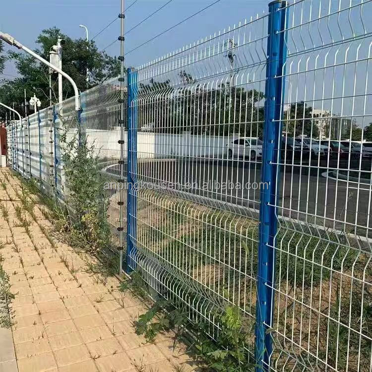 Outdoor Triangle Welded Mesh 3D Fence Galvanized Fence for Highway 830mm-2530mm Height