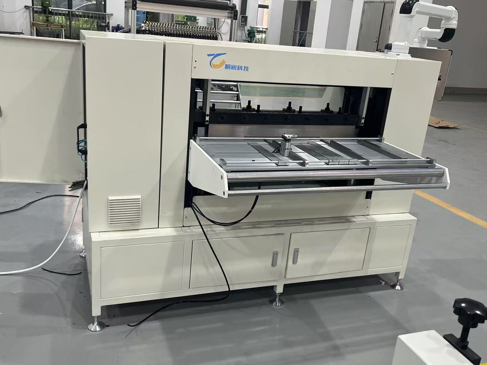 Factory Price Five-layer Automatic Discharging Rack Automatic Feeding Rack Fully Automatic Pleating Production Line