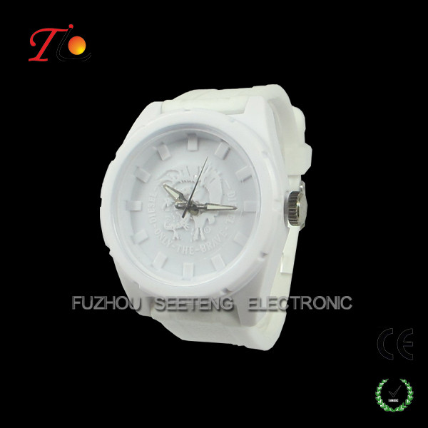 New arrivial fashional custom logo silicone plastic watch with all normal color available