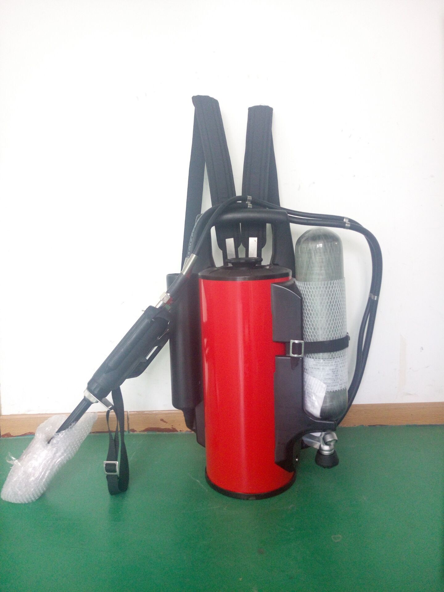 Long Jet Distance 18m CE Certified 9 Litre Water Mist Fire Extinguisher