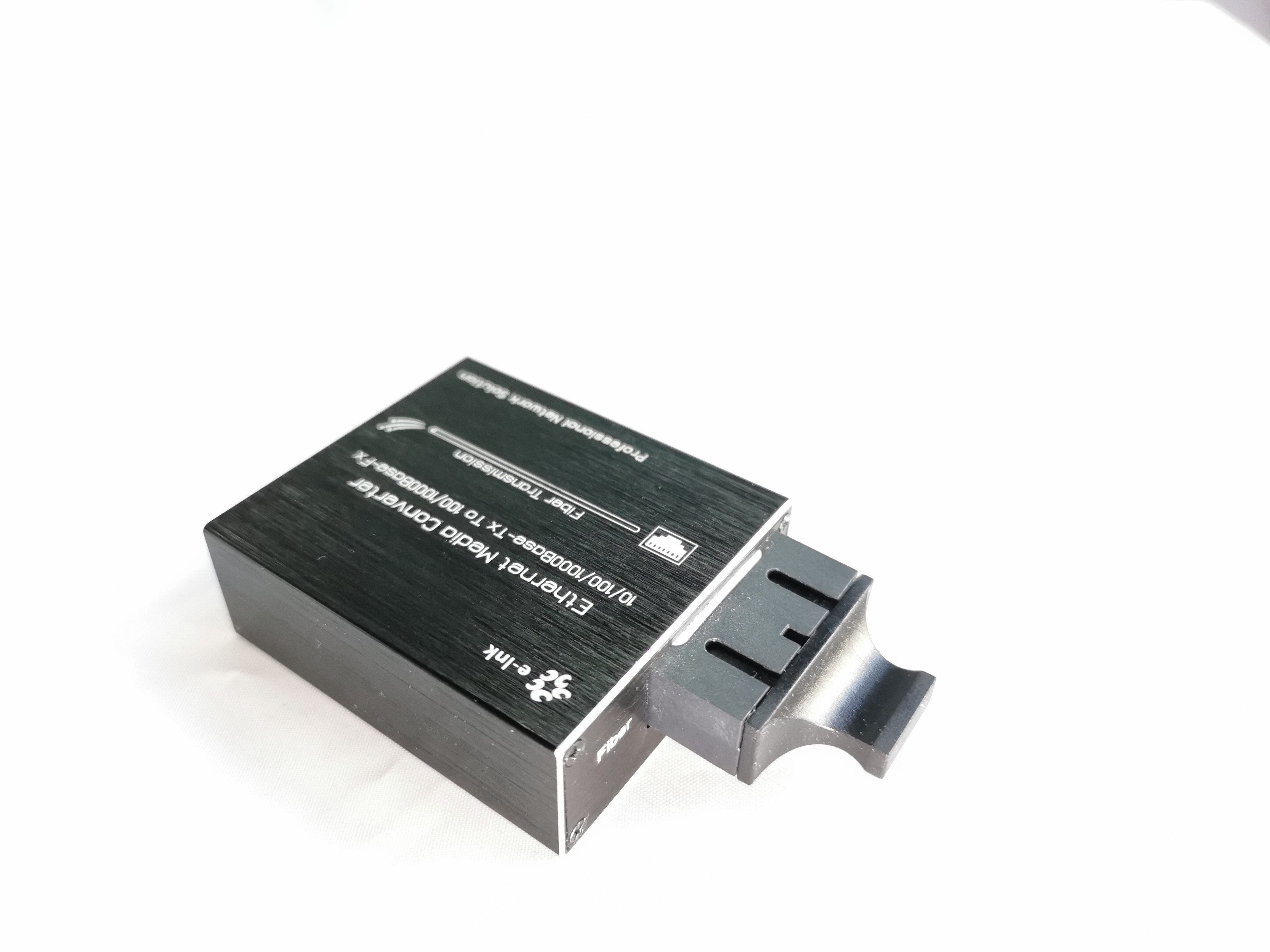 Micro Type 10/100/1000Base-Tx To 100/1000Base-Fx Ethernet Media Converter Demi-Monde, 500m, 850nm, SC