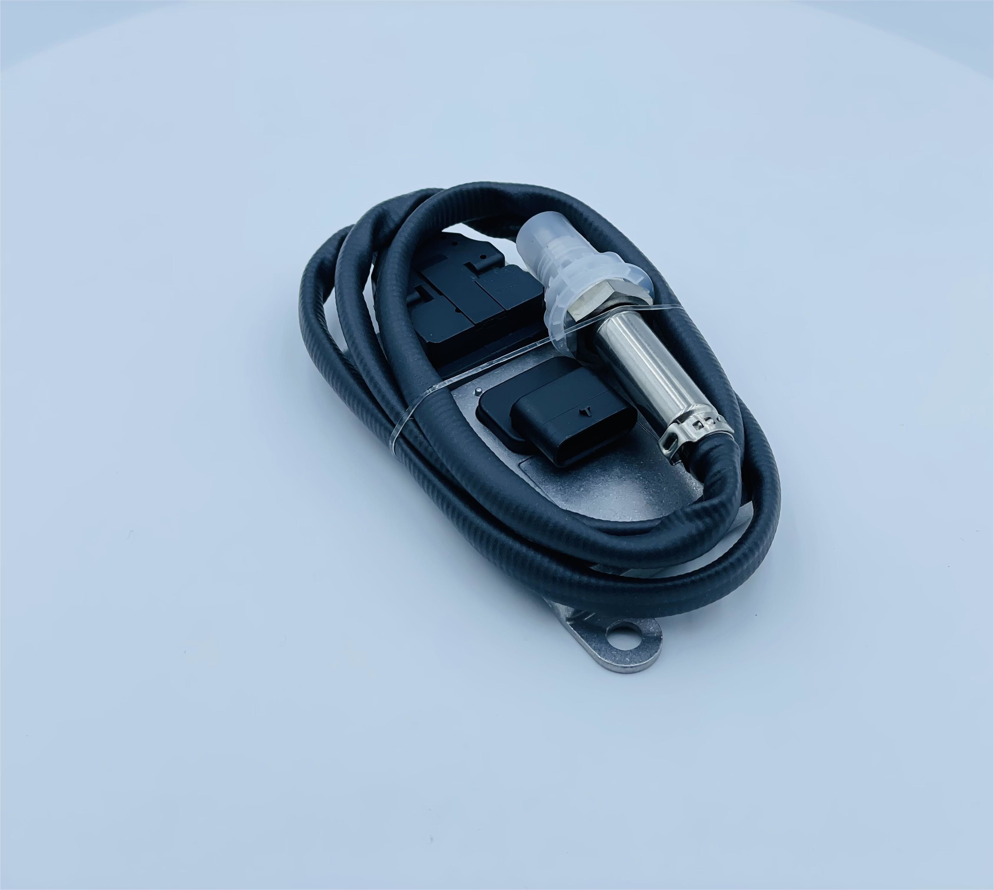 FL/FM Nitrogen Oxide NOx Sensor For VOL OEM 21567736 5WK96664E