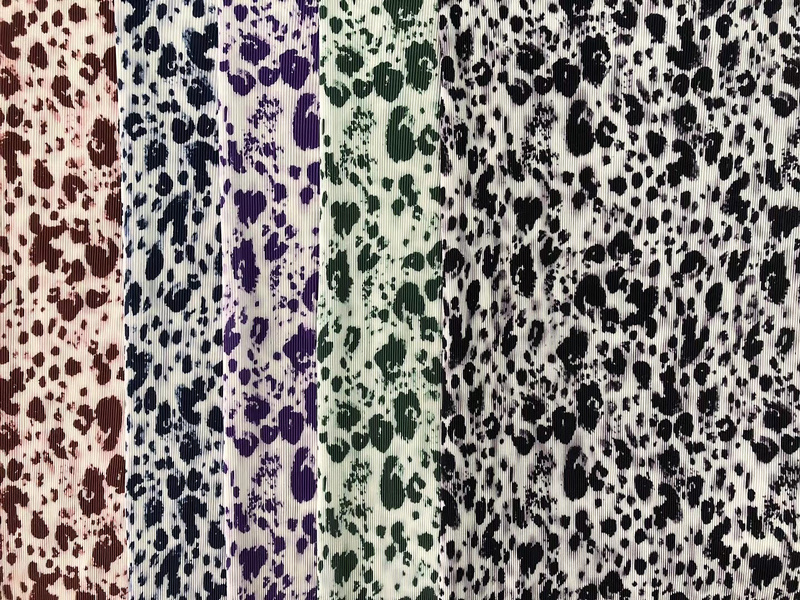 Custom printing 100% polyester creased yarn dyed floral dots stripes geometric print fabrics pleated tie-dye-fabric for dress