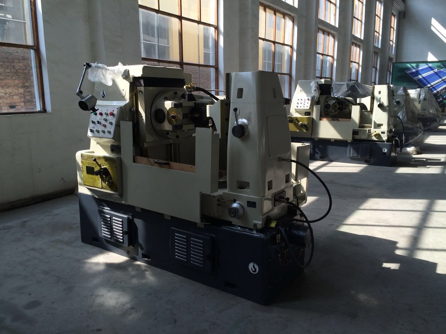 Hoston Brand Large Stroke Gear Hobbing Machine With Wide Processing Range