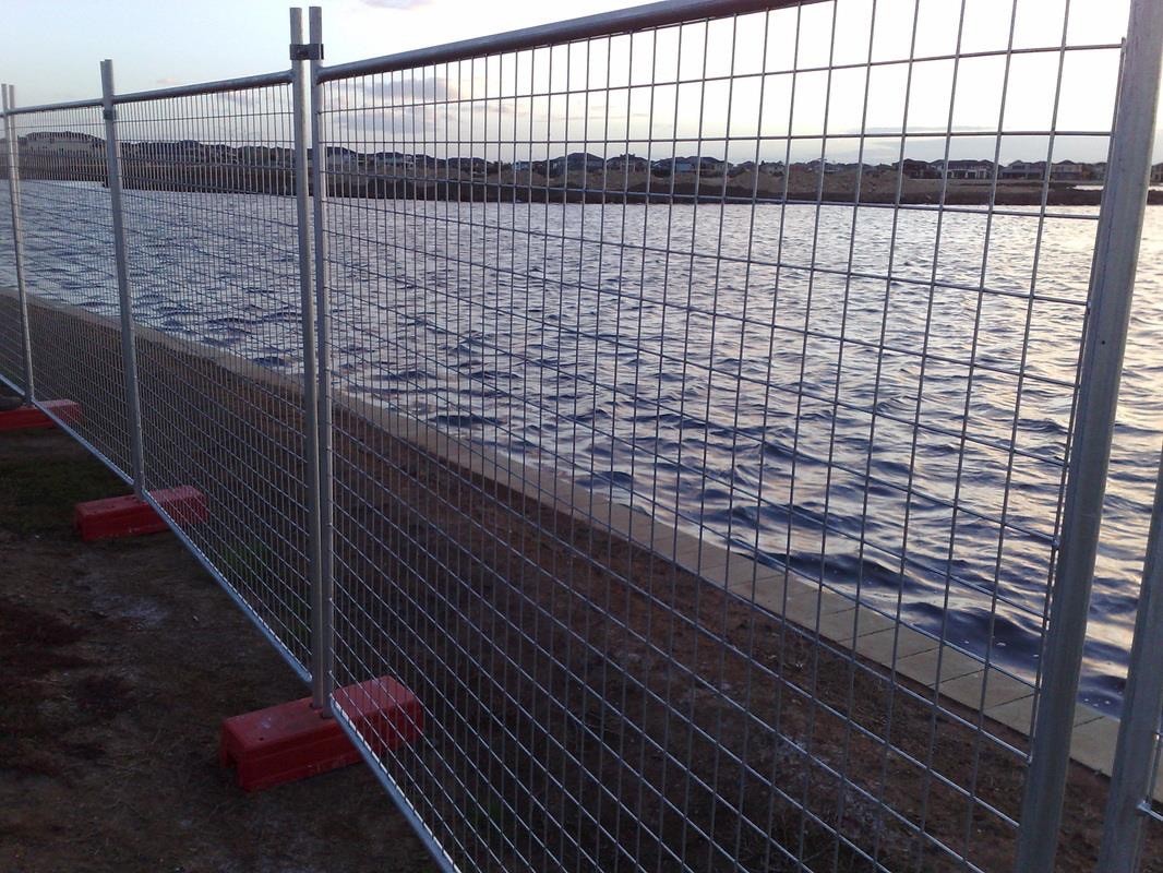 60x150mm Mesh 7FTX8FT Temporary Steel Fencing For Building Site