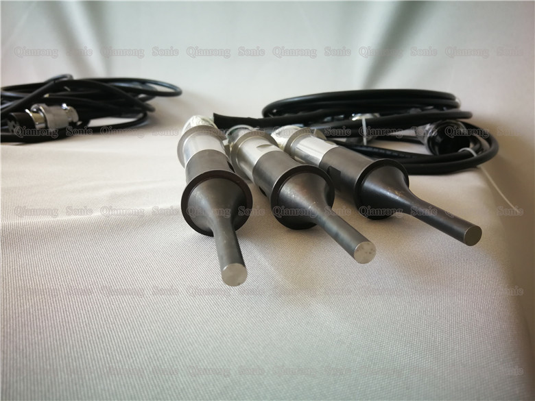 Welding 28khz Transducer , Ultrasonic Piezoelectric Transducer With Black Steel