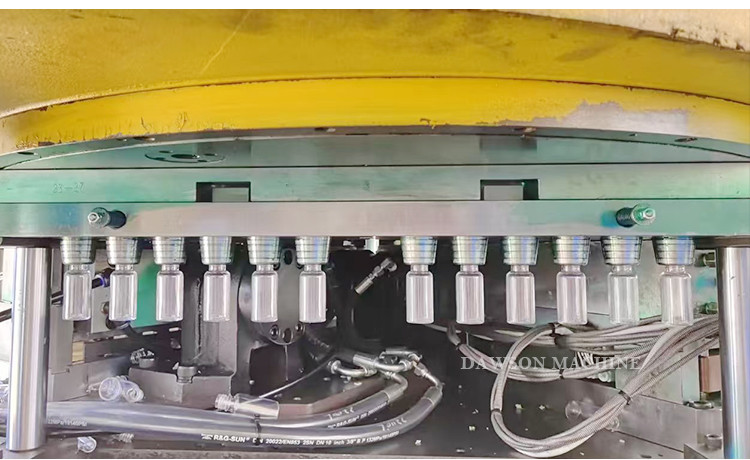 Automatic Plastic Cosmetic Bottle Making Machine Stretch Blow Moulding Machine
