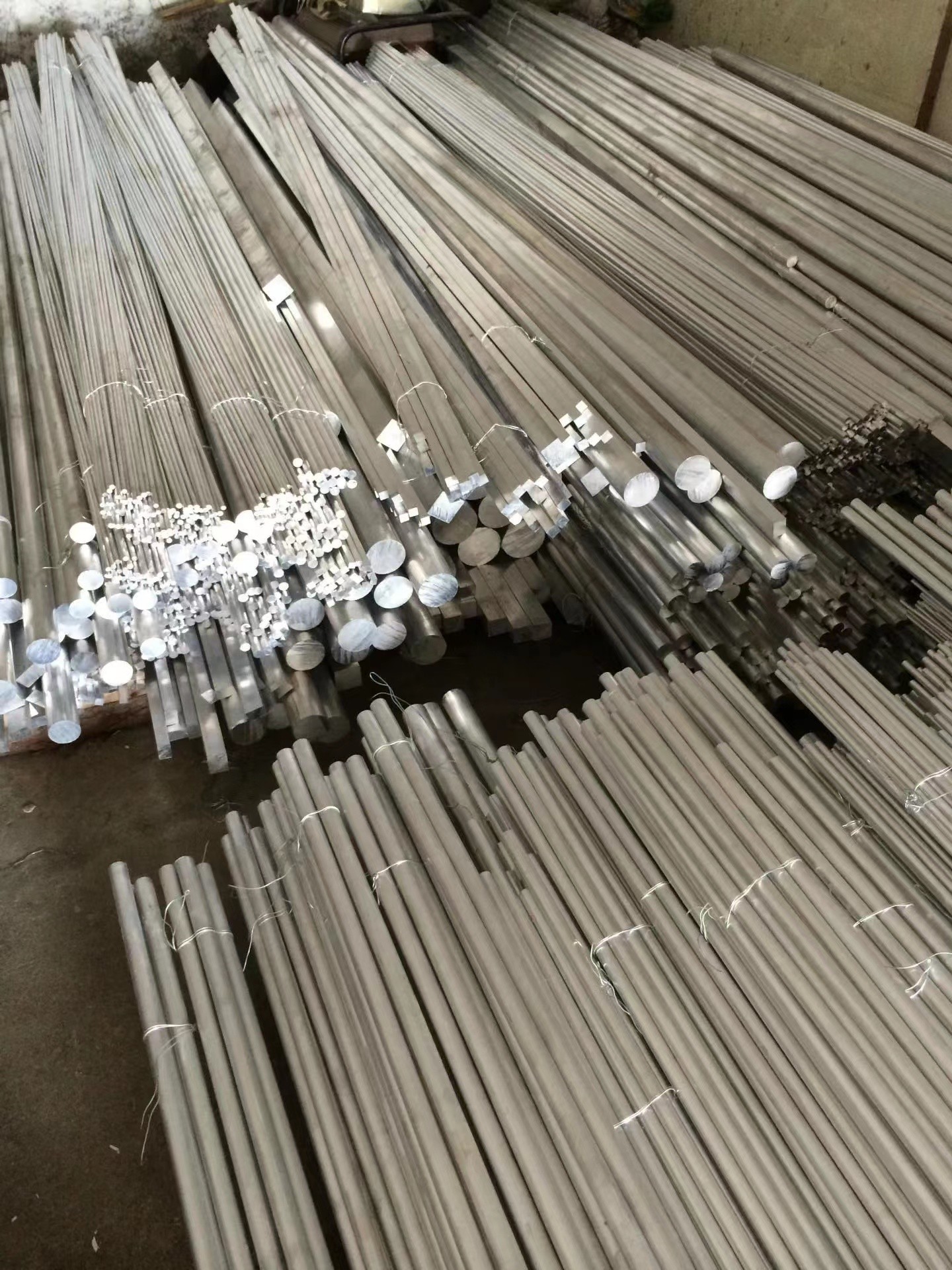 Cutting Size 7075 Aluminio Round Bar / Aluminum Rod Price