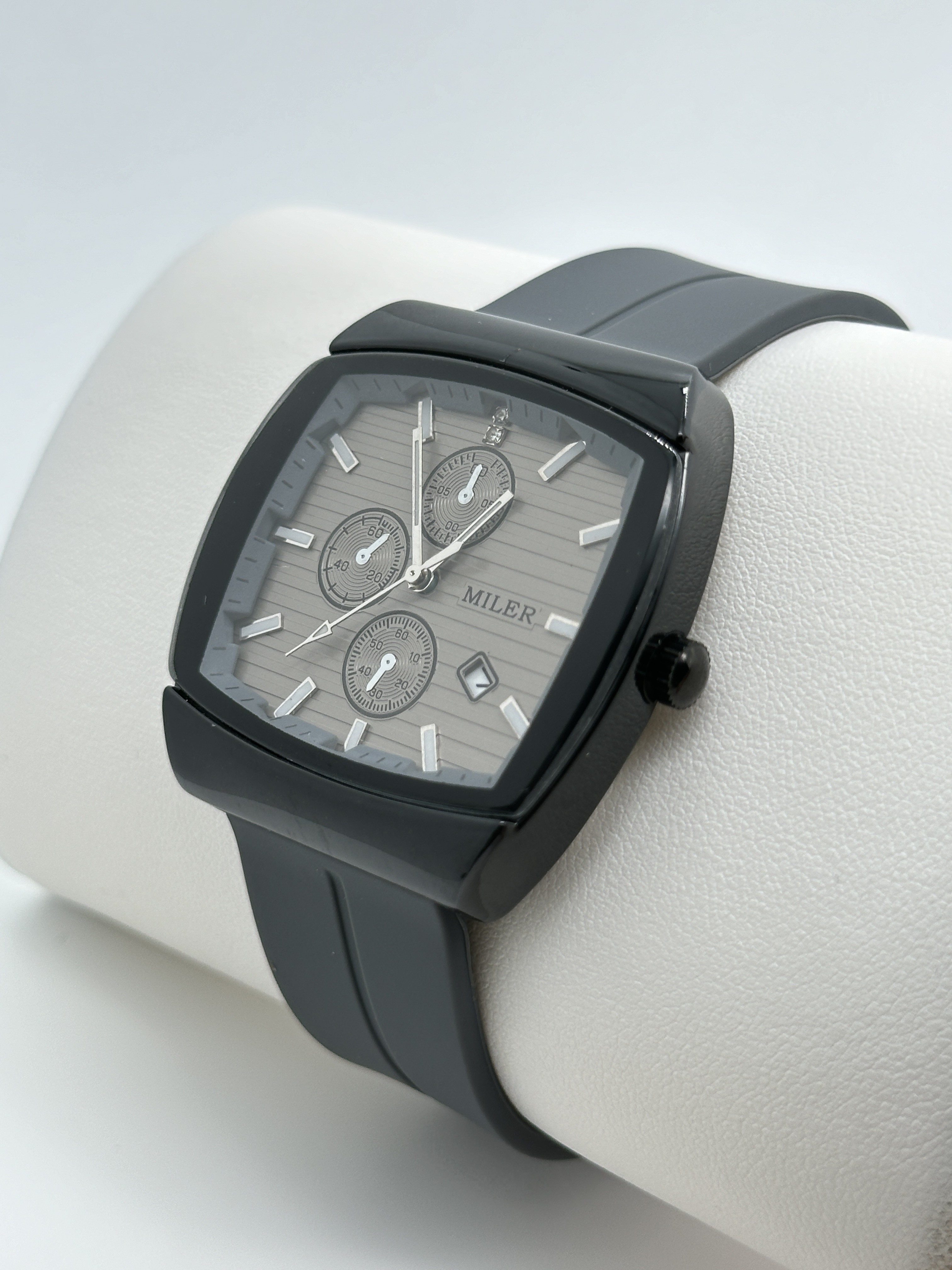 Water Resistant Modern Quartz Wrist Watch For Customer Requirements