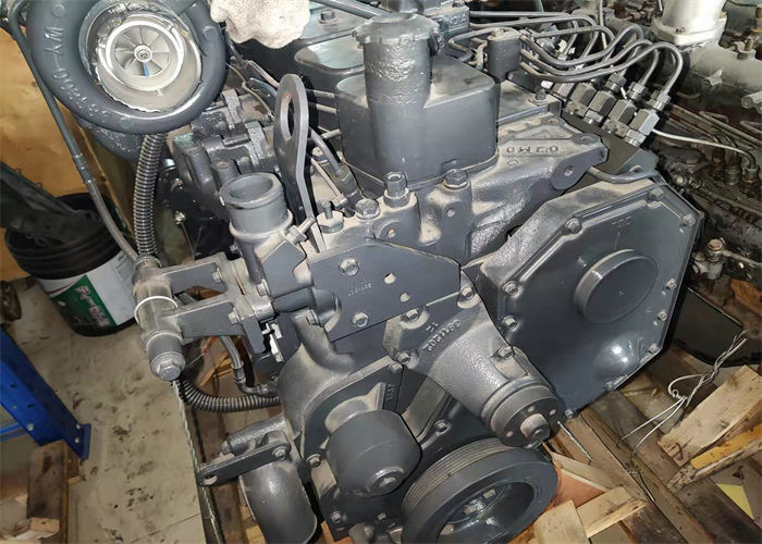 6D102E-2 Komatsu Used Engine Assembly Diesel for Excavator PC200-7