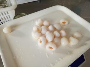 China Kosher Certificate Lychee Canned Fruit In Heavy Syrup 17.0 - 20.0% Brix wholesale