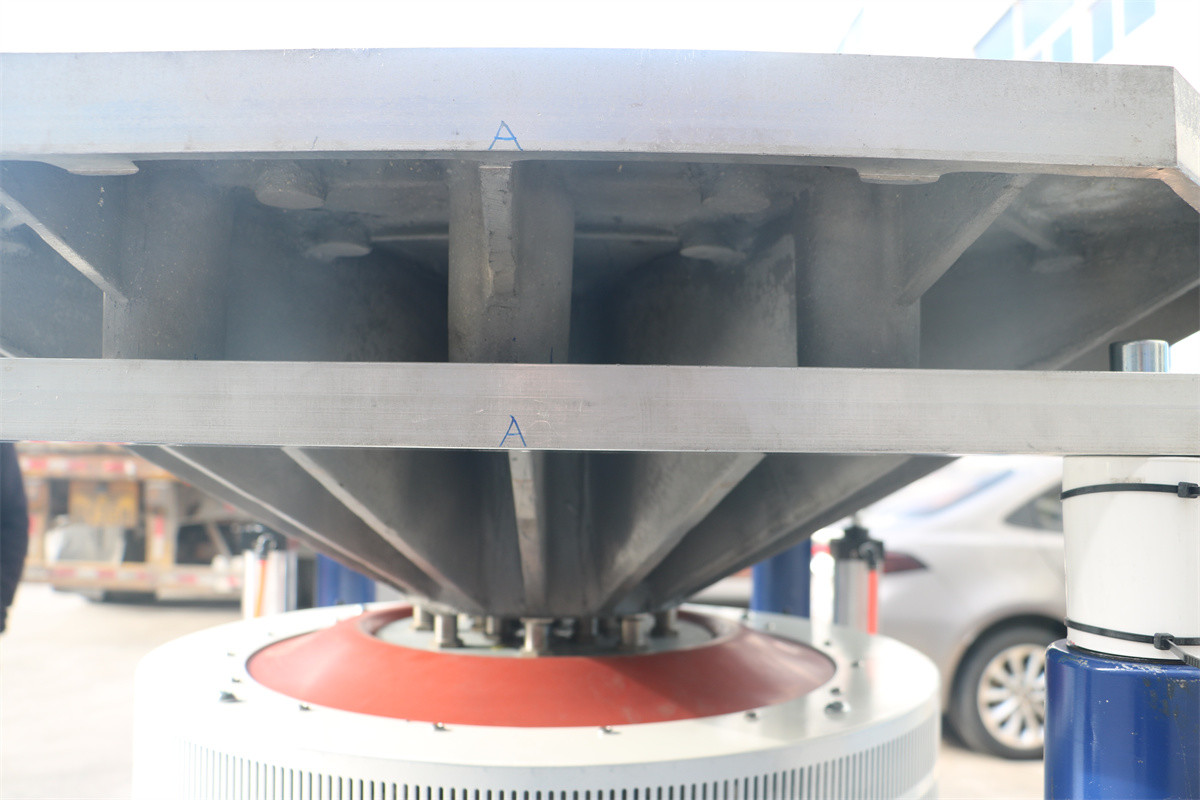 High Frequency Vibration Test Device with Customizable Fixture