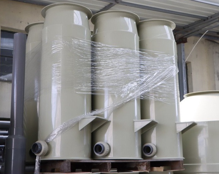 Revolutionary Indoor Aquaculture System with Water Filtration and 1000L/Hour Capacity