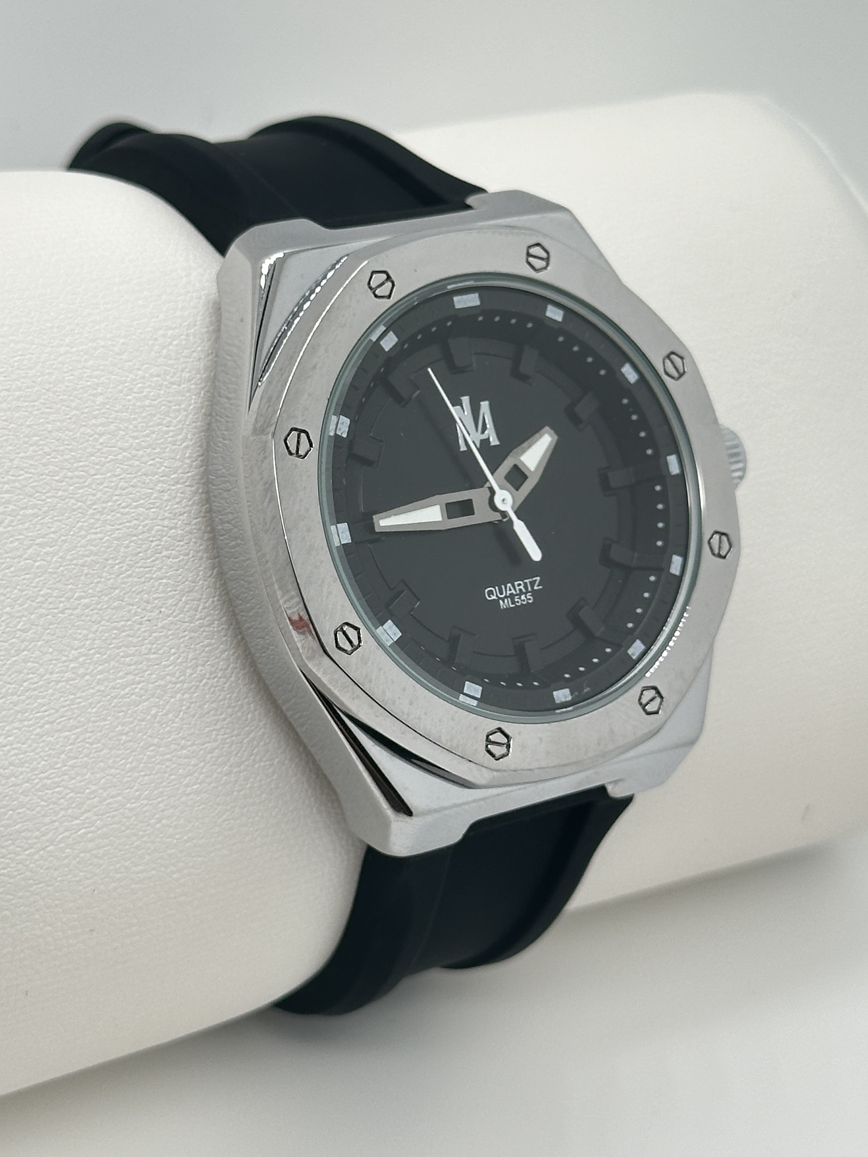 Fashion Sports Silicon Strap Watch Waterproof Analog For Men And Women