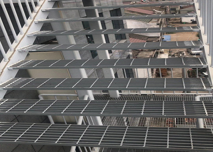 ISO9001 Tooth Profile Walkway Mesh Grating Anti Skid For Chemical Plant