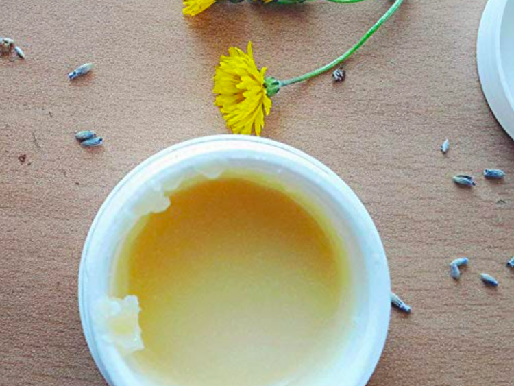 Anti Inflammatory Cosmetic Grade Beeswax Beesworks Yellow Beeswax For DIY Soap