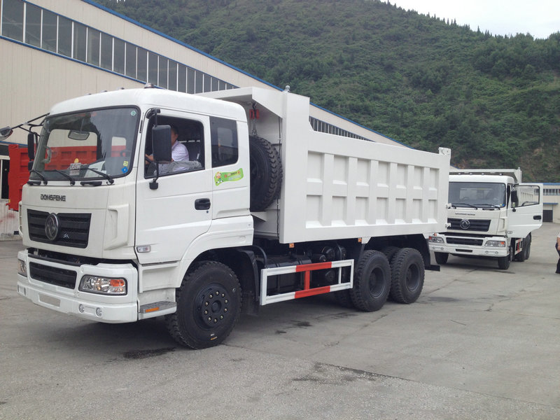 Euro3 290HP Dongfeng Camions 6x4 EQ3250A9 Dump Truck