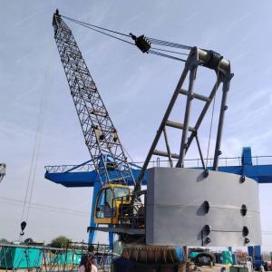 China 3t 40m Fixed Floating Crane Diesel Hpus Powered wholesale