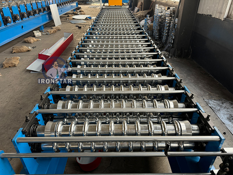 762mm 0.12-0.4mm corrugated roll forming machine in Indonesia Raw material: GI (Galvanized Steel ) material G550