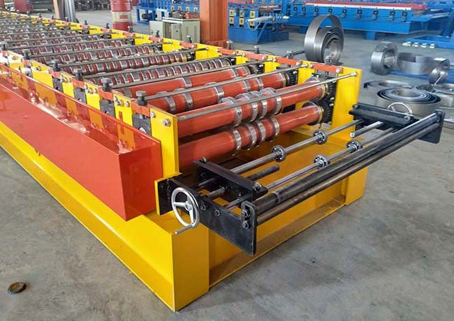 Power 15 Kw Metal Deck Roll Forming Machine Dimension 15000*1200*1100mm CE Certification